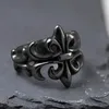 1-teiliger Unisex-Ring im Vintage-Kreuz-Skelett-Hip-Hop-Stil aus Titanstahl in schwarzer Farbe, Größe 6–10