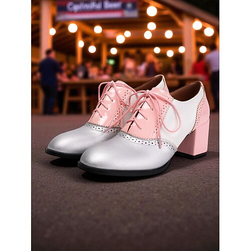 Oxford-Schuhe im Farbblock-Stil der 50er Jahre für Damen – grüne, schwarze und silberne Schnürschuhe mit klobigem Absatz im Vintage-Stil für Büro-, Oktoberfest- und Retro-Mode-Outfits Image