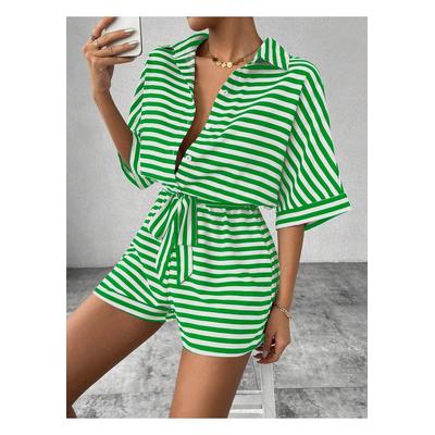 Damen Jumpsuit mit Bindegürtel und halbem Knopfverschluss im Streifenlook Image