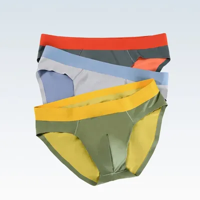 5PCSHerren-Unterwäsche aus Eisseide, atmungsaktive Herren-Slips, sommerlicher dünner Stil, sportliche sexy kurze Herrenhose mit niedriger Taille und Image