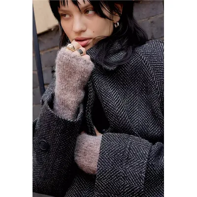 UO Rory Soft Knit Fingerless Gloves - Neutral at Urban Outfitters