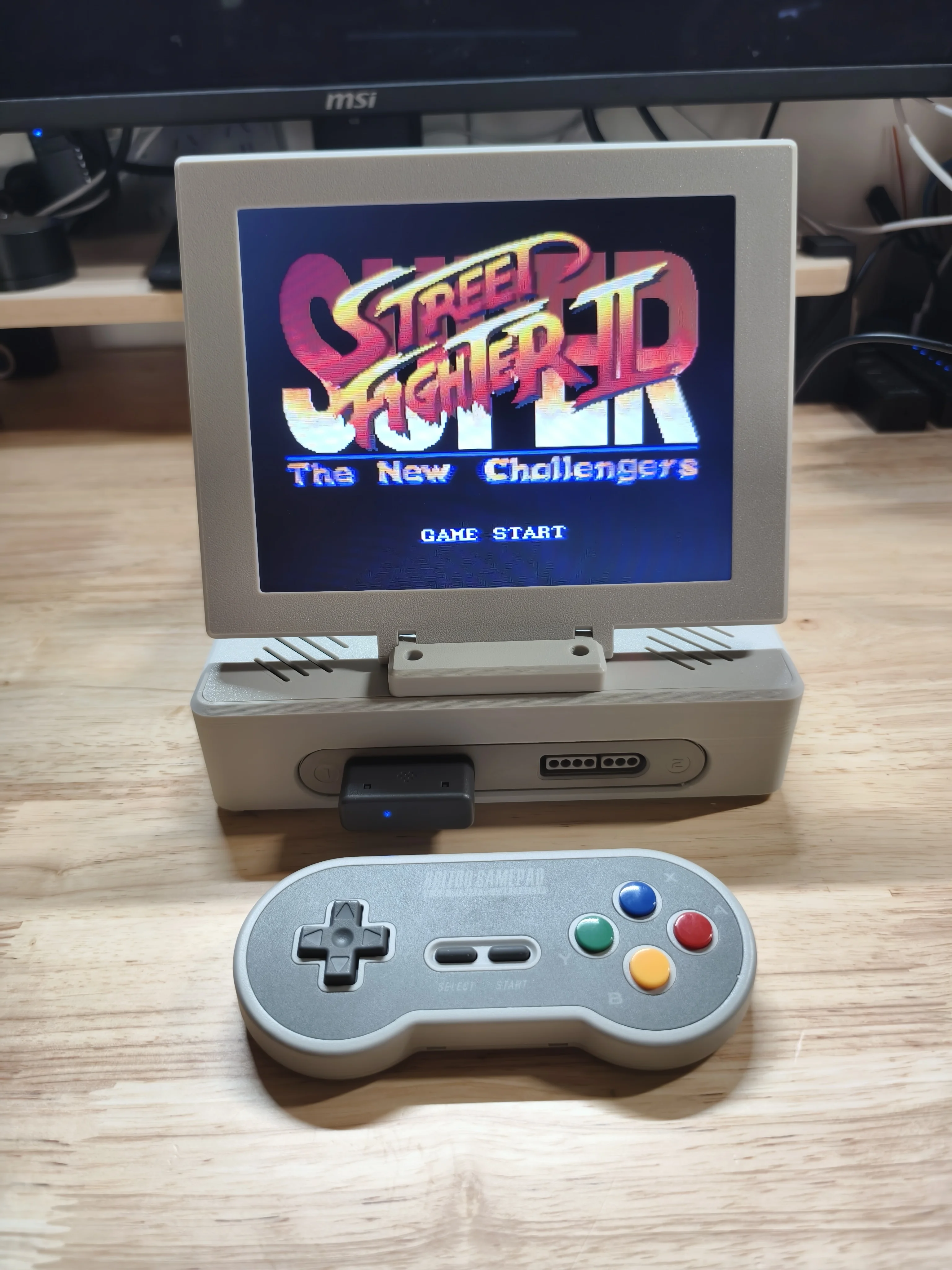 SFC/SNES Modifizierte All-in-One-Retro-Arcade-Spielmaschine mit tragbarem Display, Mini-Bildschirm, unterstützt Dual-Screen-Modus Image
