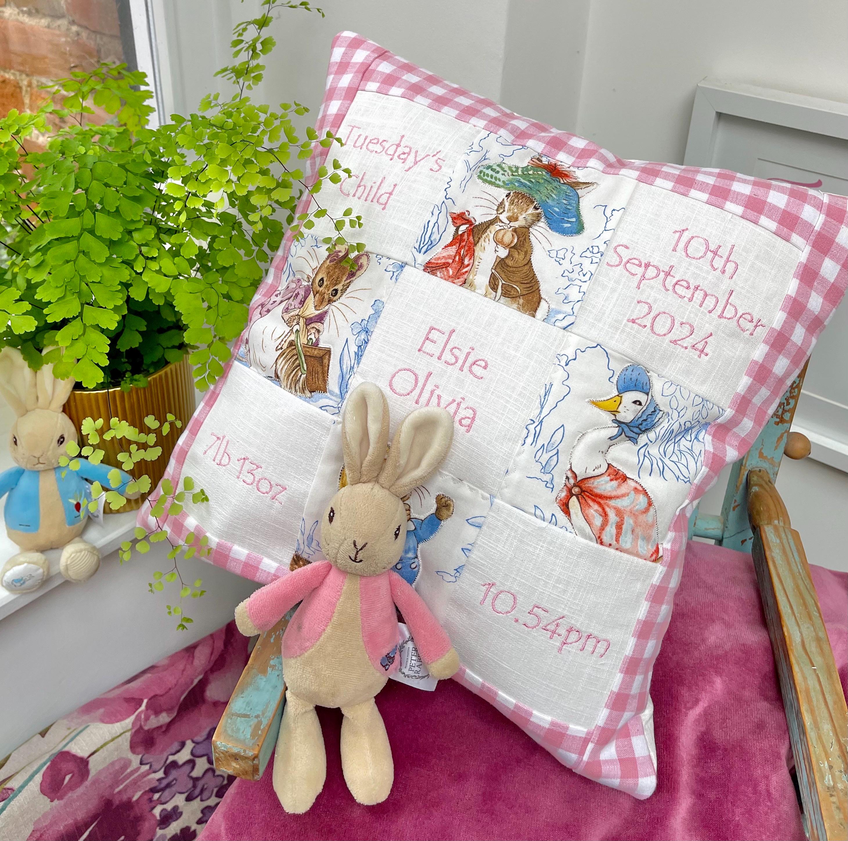 Cuscino personalizzato Beatrix Potter Memory Cushion - Cuscino per neonato - Cuscino personalizzato - Peter Rabbit - Decorazione per la cameretta -