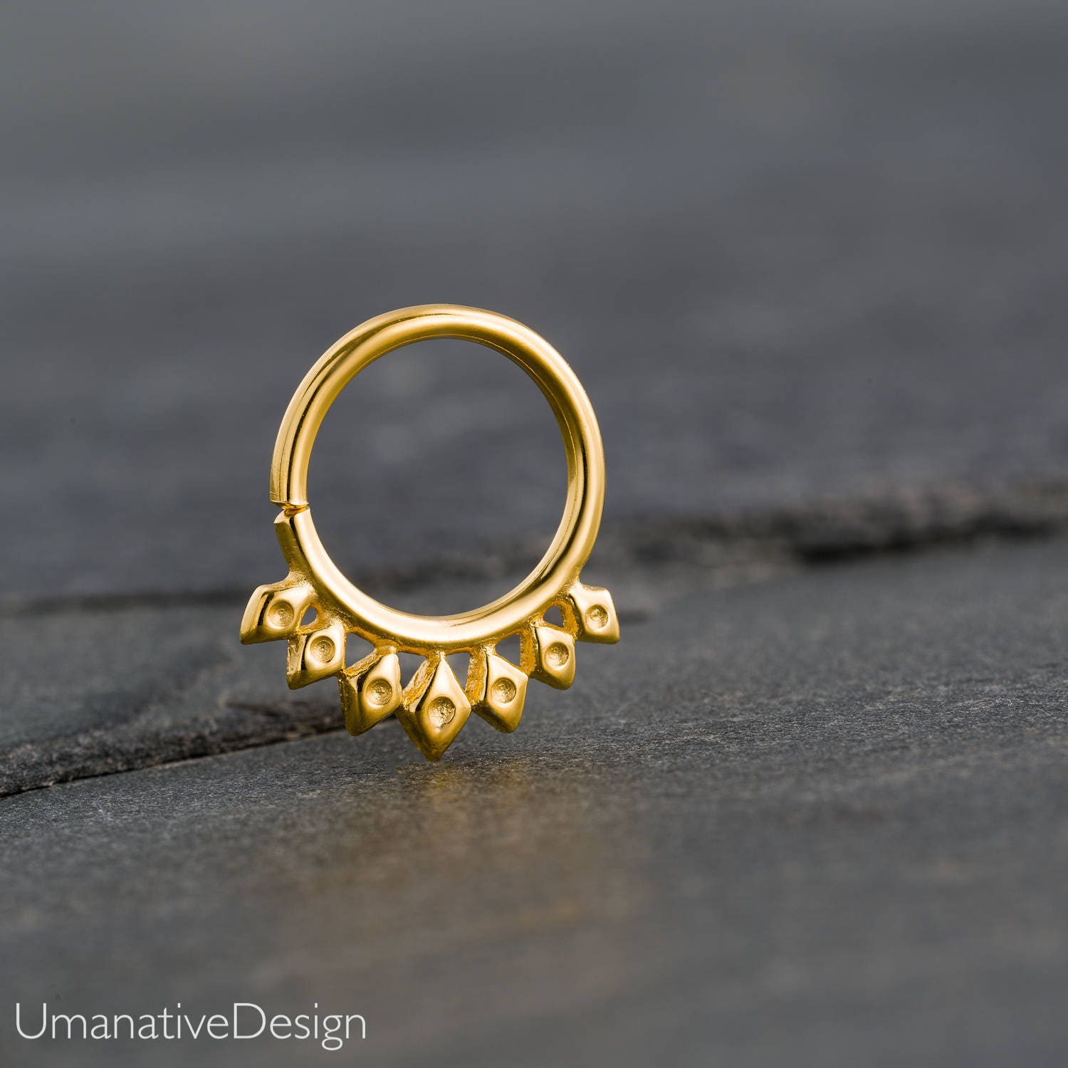 Anello tribale in oro per setto nasale forato. Piercing al setto nasale. Setto nasale in oro. Gioielli per setto nasale. Piccolo setto nasale