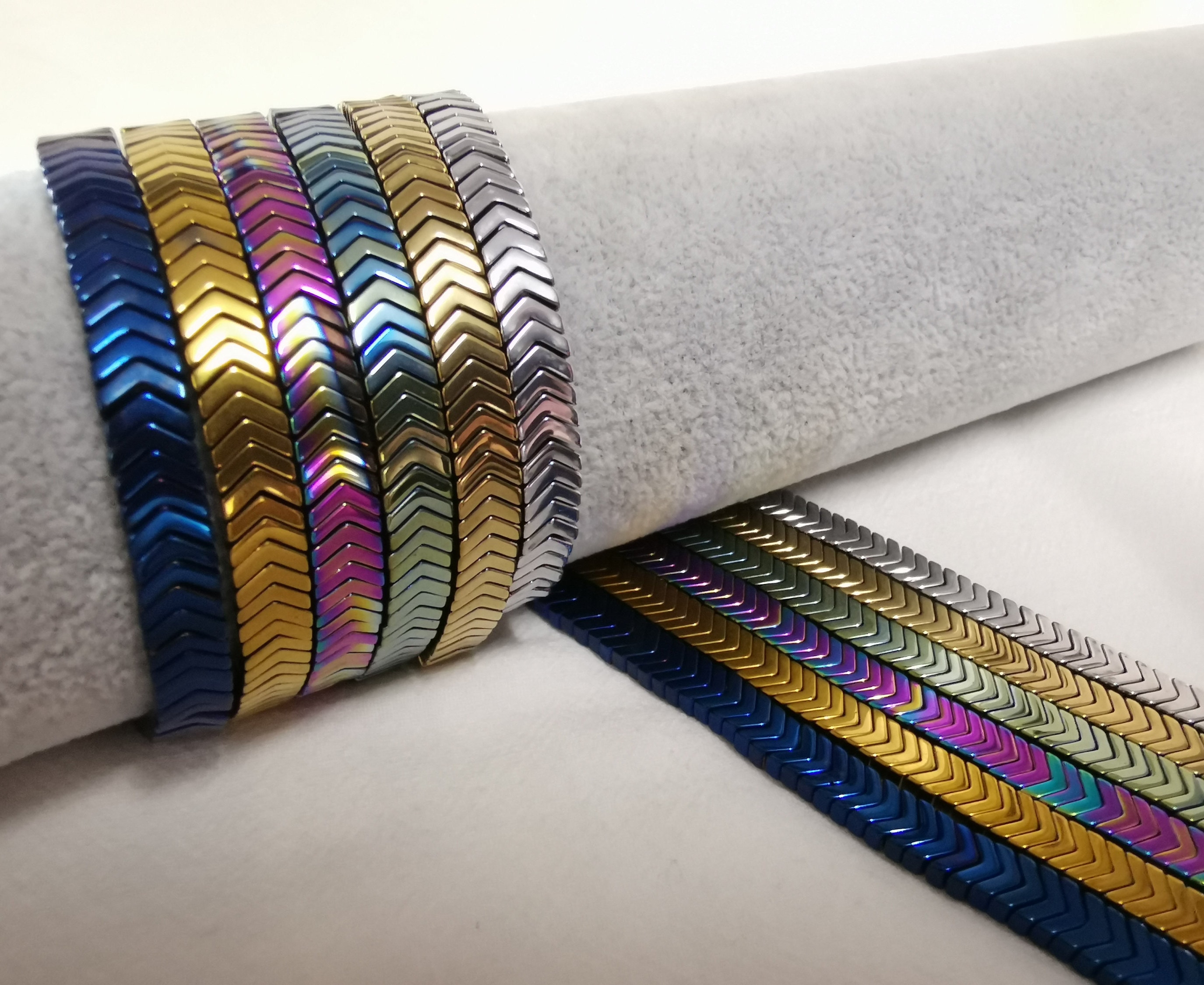 1 filo intero di perline a forma di freccia in ematite, perline di pietra ematite, perline di pietre preziose a forma di freccia da 6x1,5 mm, perline