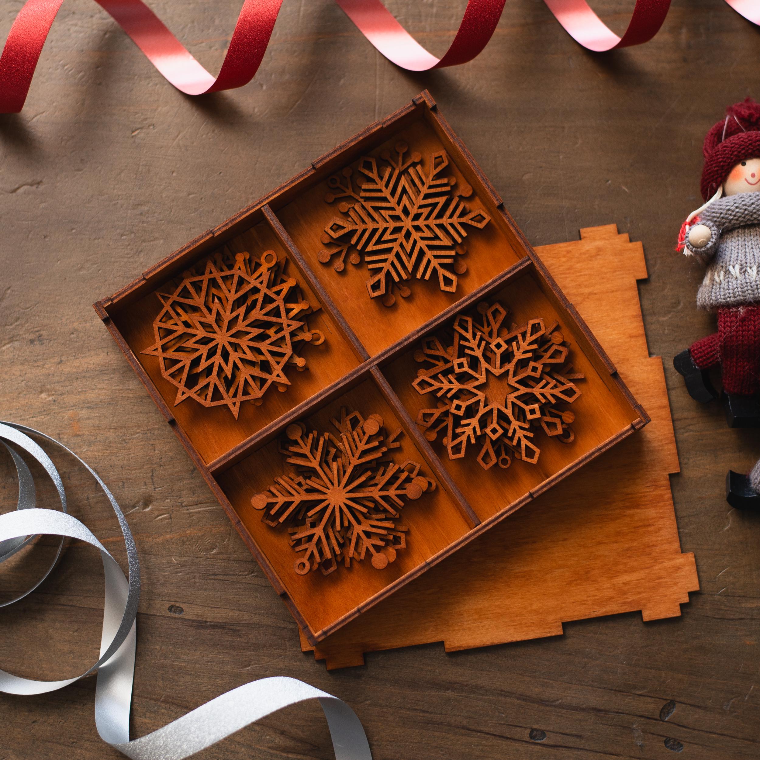 Ornamenti natalizi in legno, ornamenti per l'albero di Natale, fiocchi di neve in legno, set di ornamenti fiocchi di neve, ornamenti natalizi in legno