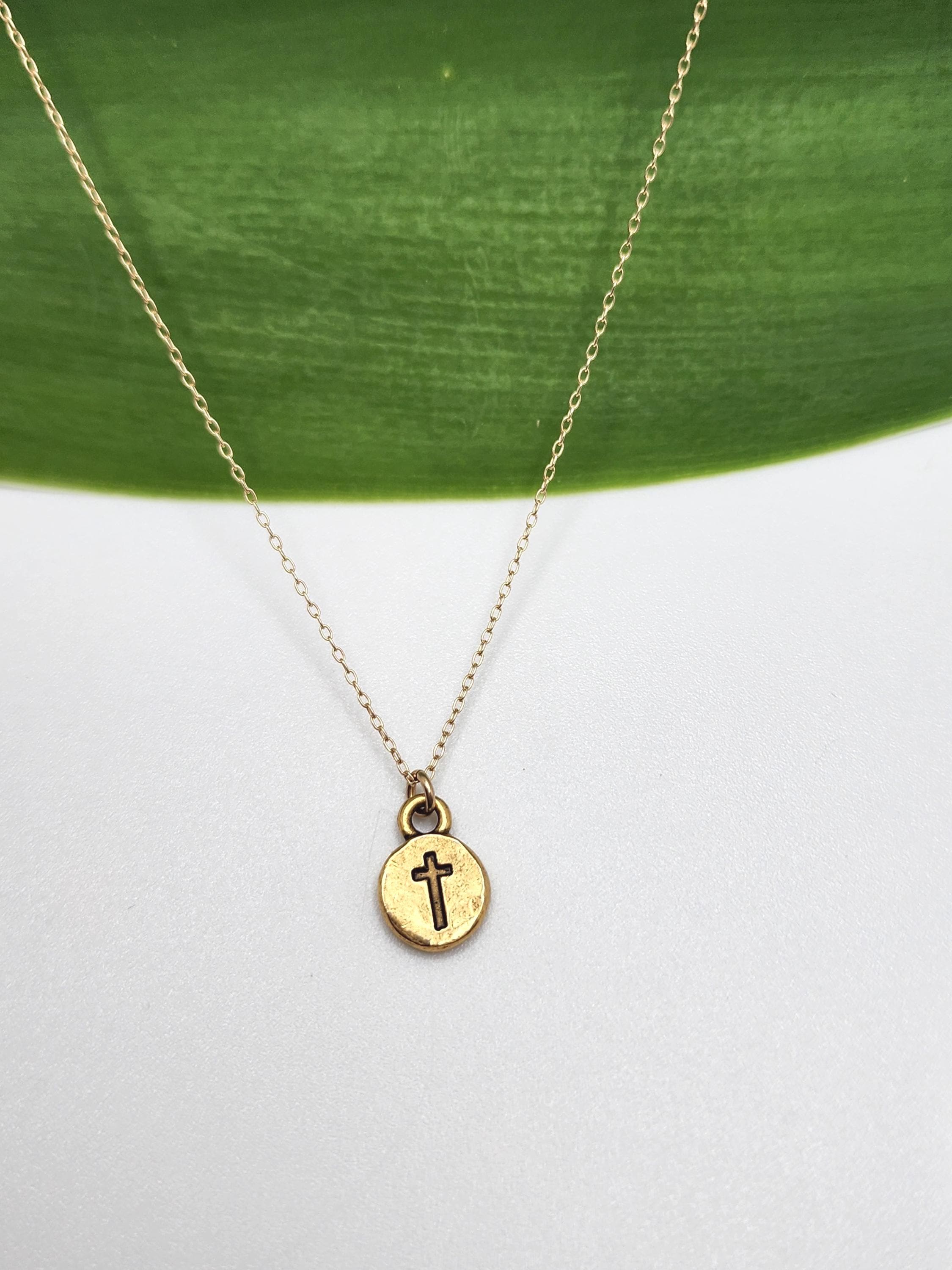 Collana con croce in oro, collana con croce, piccolo ciondolo a croce, croce in oro, piccola croce in oro, ciondolo a croce, collana con croce in oro,