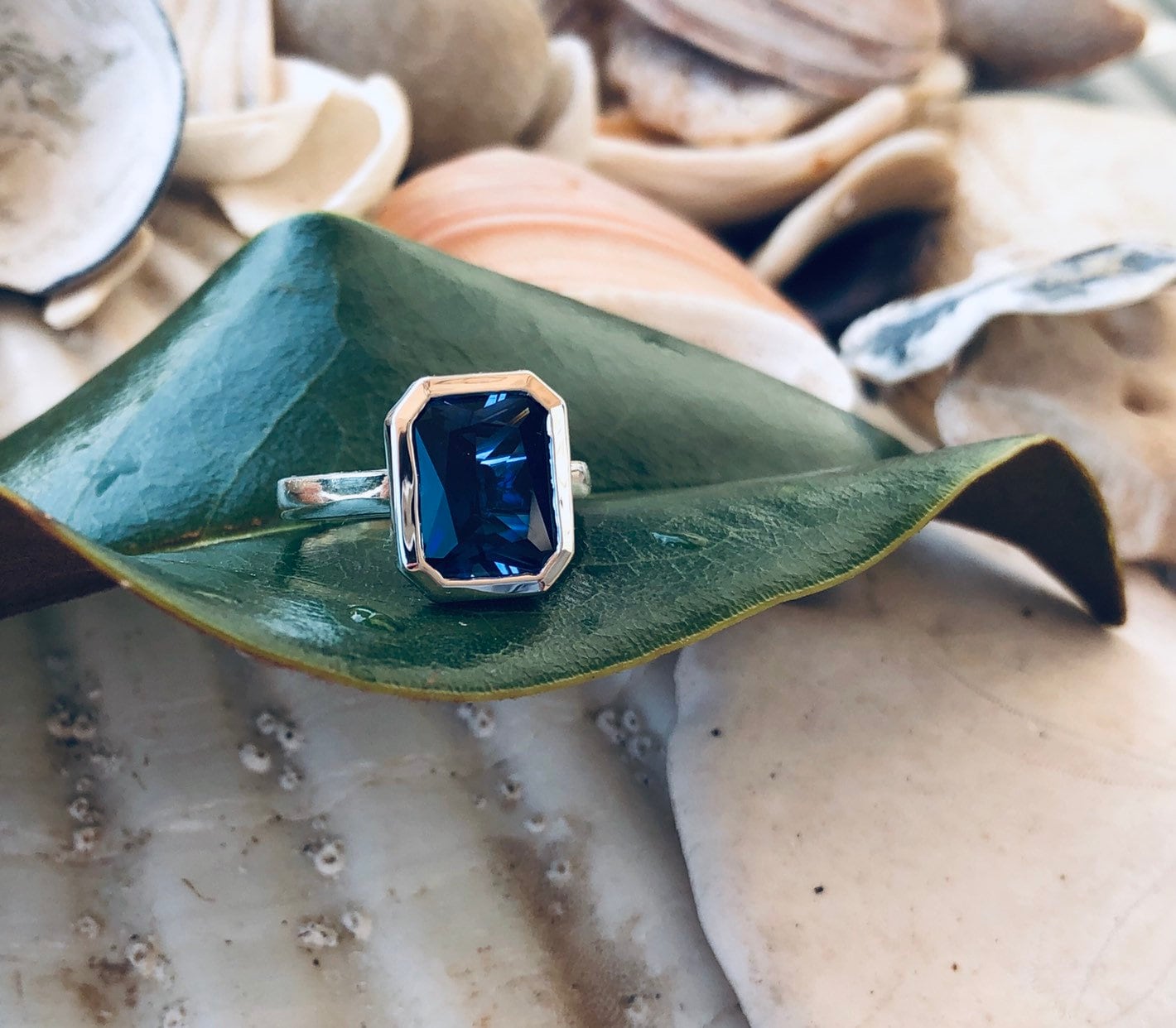 Anello con zaffiro taglio radiante, anello di fidanzamento con zaffiro, anello con taglio radiante, anello con zaffiro solitario, anello con zaffiro i
