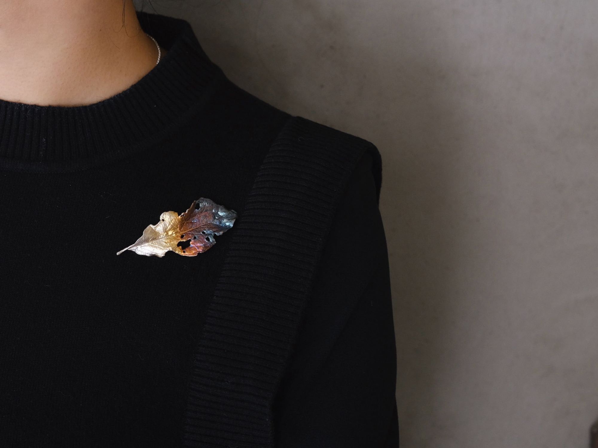 Spilla a forma di foglia, spilla per sciarpa, spilla per scialle, spille da bavero con foglia dorata, spilla per maglione, spilla con nome personalizz