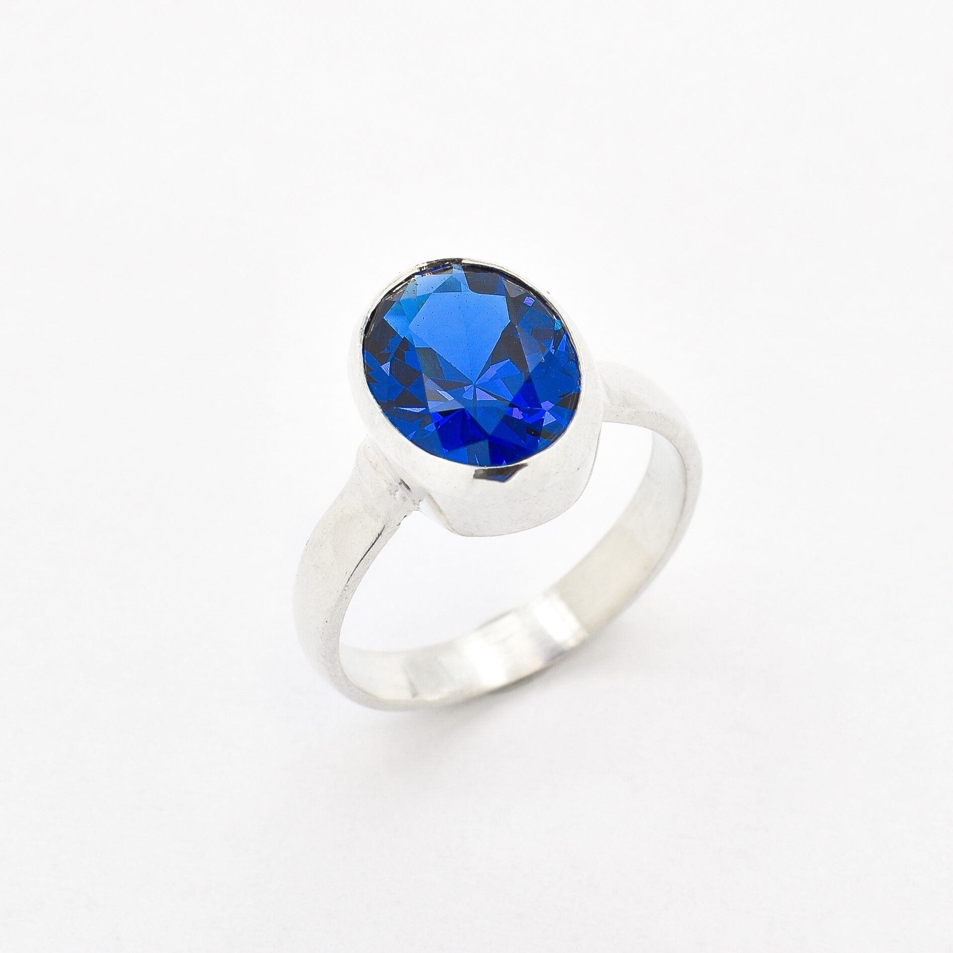 Anello con zaffiro, anello con zaffiro blu, zaffiro creato, anello con promessa, anello con castone in zaffiro, anello con diamante blu, anello blu re