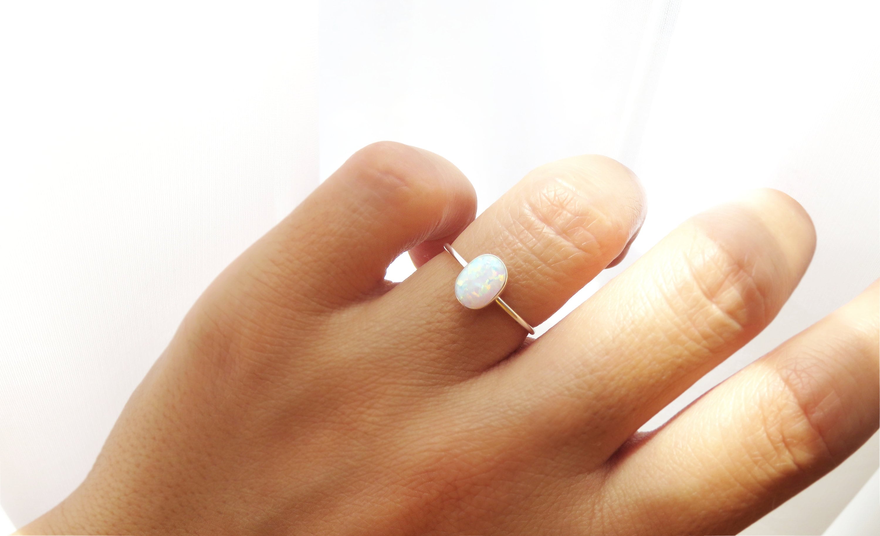 Anello opale bianco, Anello opale fuoco bianco, Opale di fuoco multicolore, Anello opale d'argento, Anello opale di fuoco, Anello di promessa, Anello
