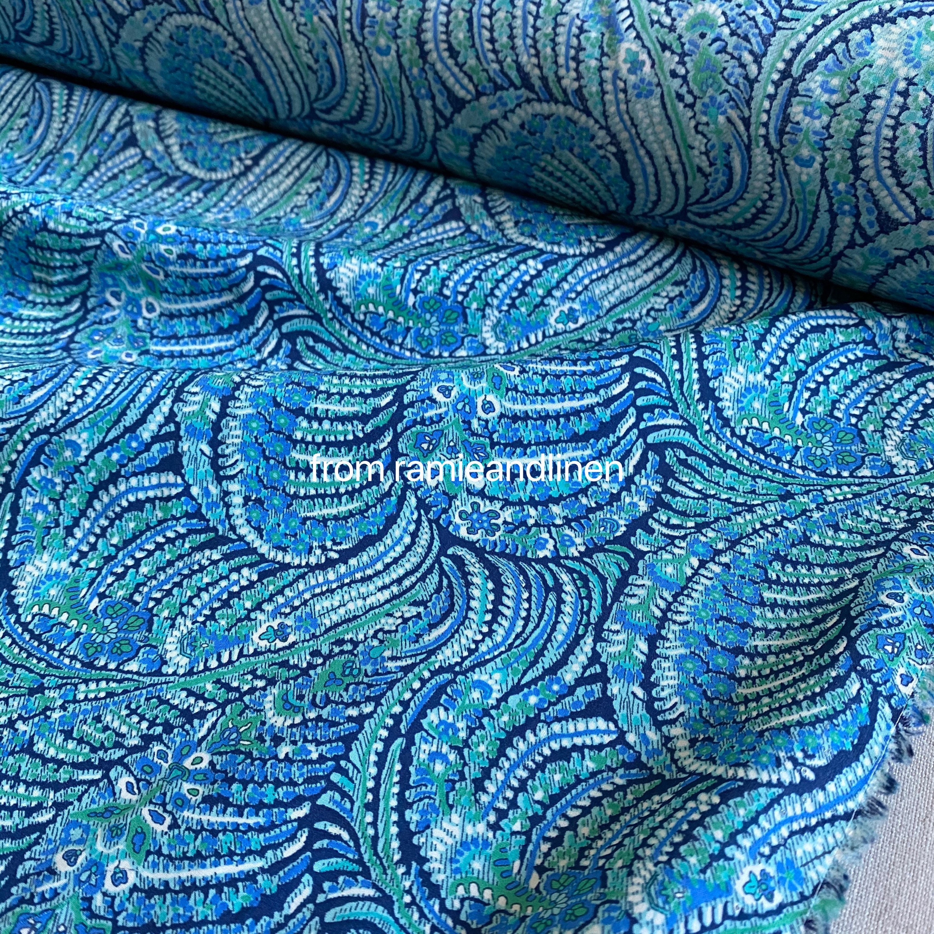 "Tessuto di cotone LIBERTY, Tana Lawn, tessuto di cotone pregiato con stampa paisley blu turchese, mezzo metro per 54\" di larghezza"