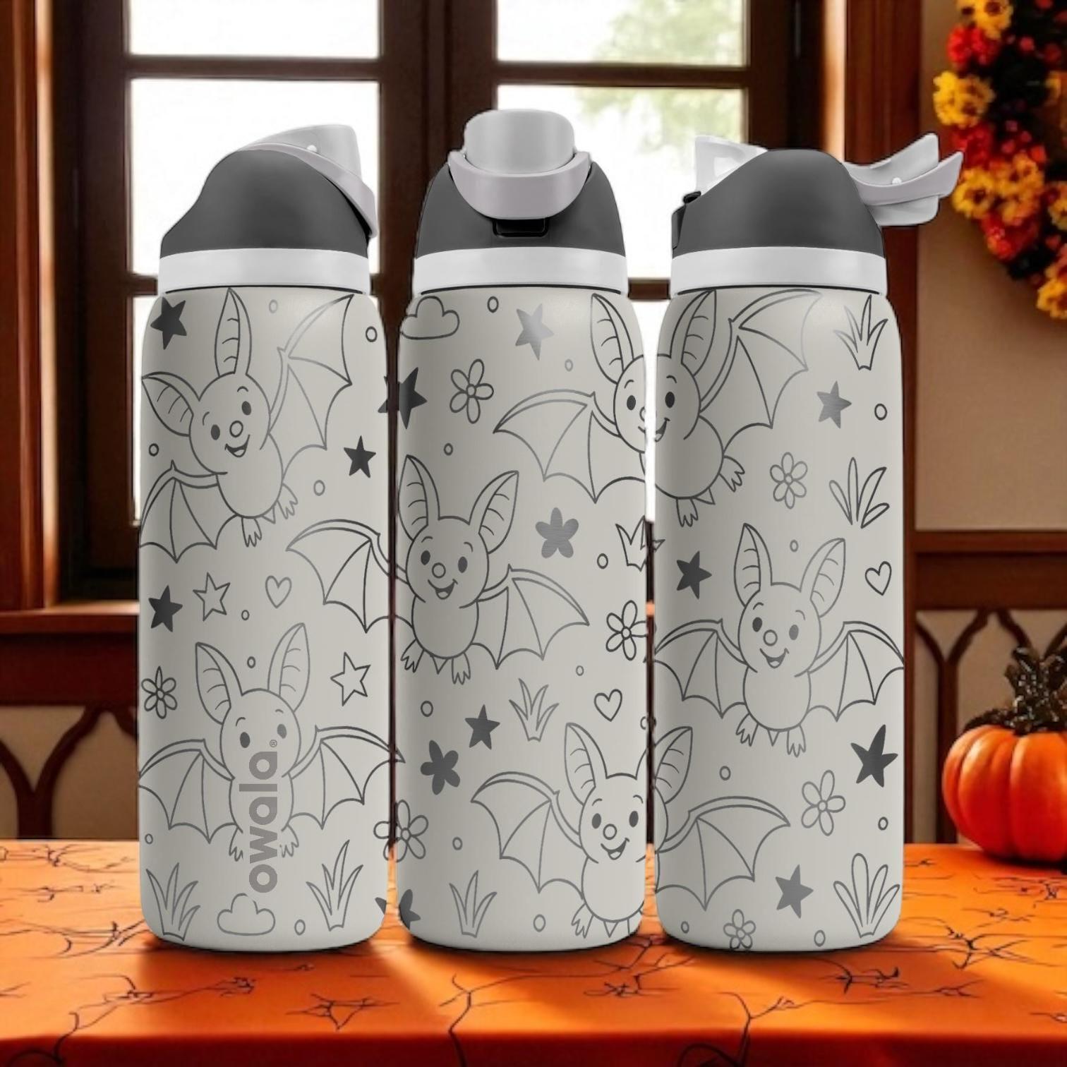 Bottiglia d'acqua con incisione a forma di pipistrello - Simpatico bicchiere termico Owala per Halloween con stelle e fiori - 473 ml, 710 ml, 950 ml,