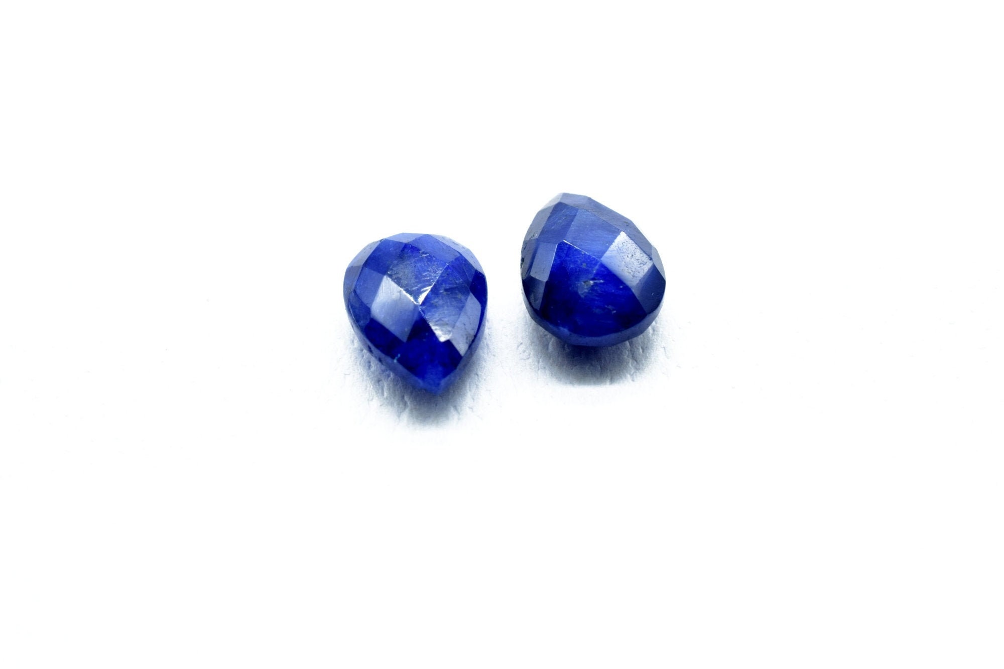 Perline a forma di pera sfaccettate in zaffiro blu 7x10mm, Briolette a forma di pera in zaffiro blu, Goccia in zaffiro blu, Briolette a forma di pera,