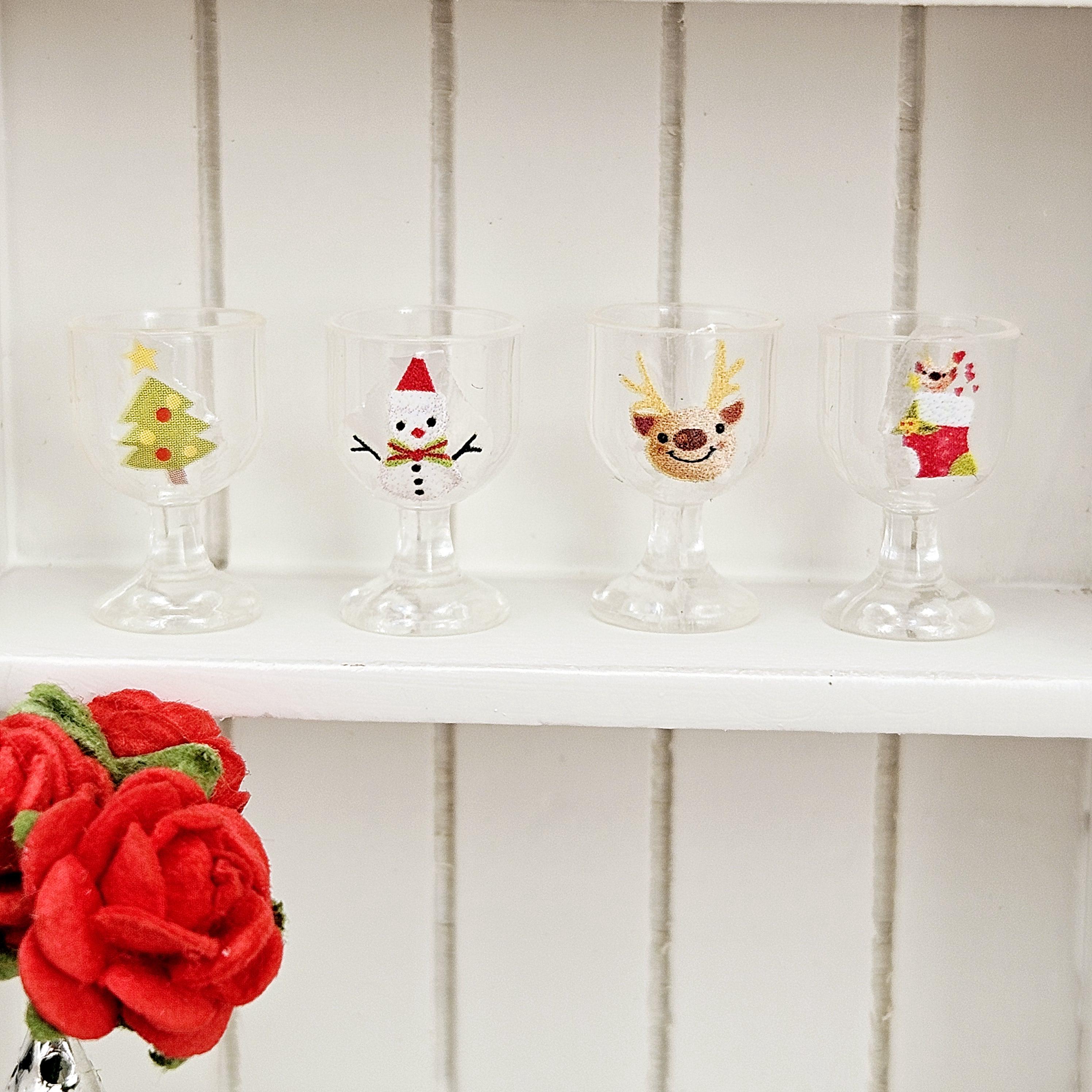 Bicchieri da vino natalizi per casa delle bambole, set da 4, scala 1:12, bicchieri in miniatura