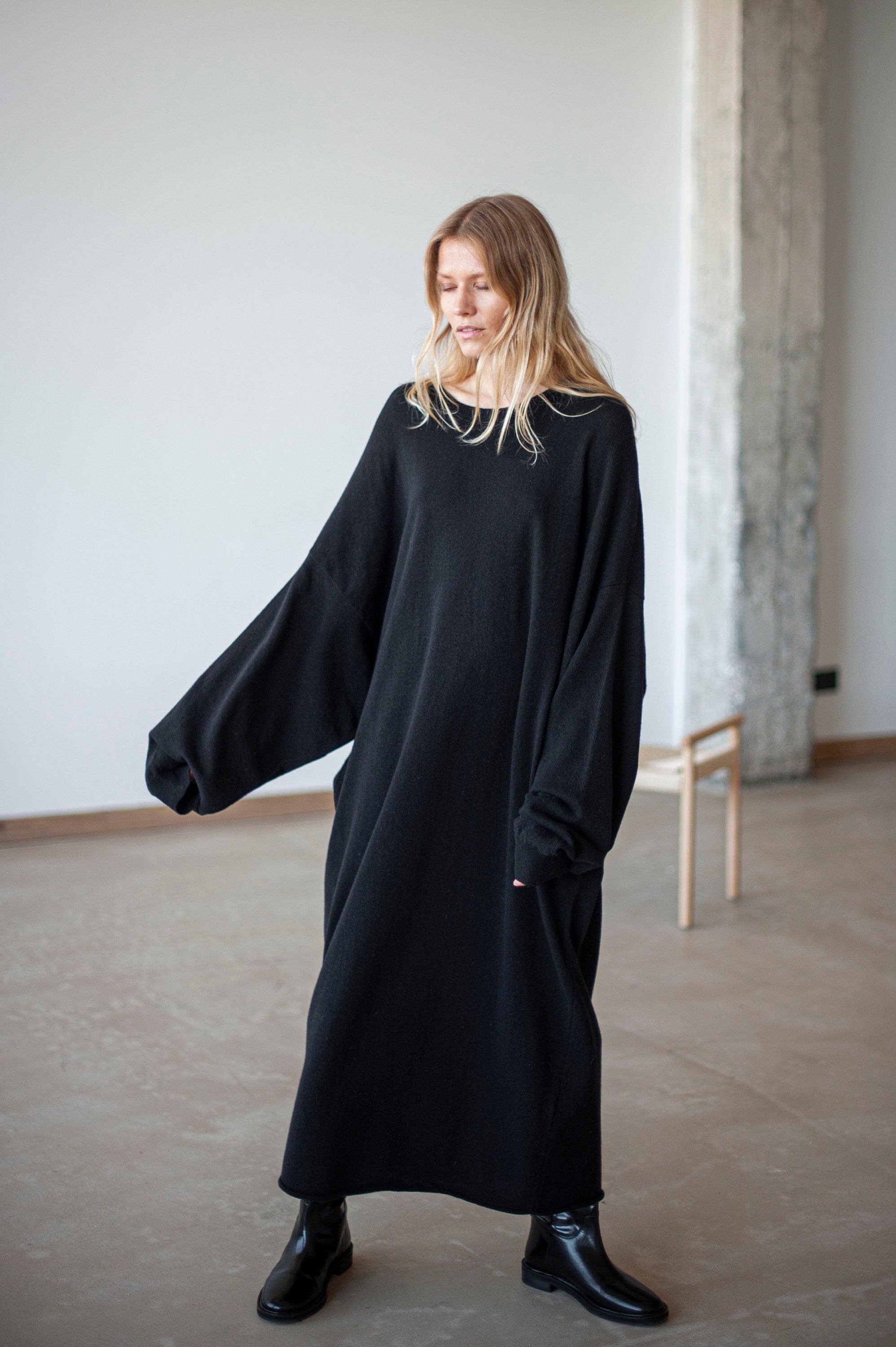 abito oversize, abito largo, abito maglione oversize, abito a maglia, abito minimalista, abito casual, abito taglia unica, tunica in lana merino