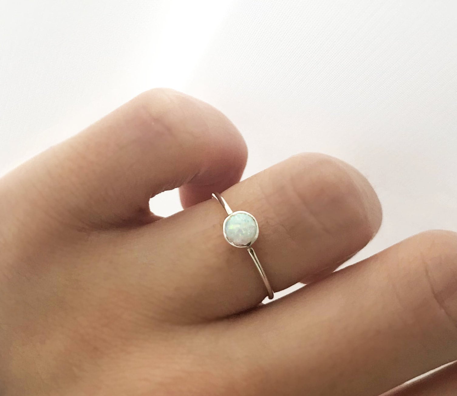 Anello opale bianco, Anello opale fuoco bianco, Opale di fuoco multicolore, Anello opale d'argento, Anello opale di fuoco, Anello di promessa, Anello