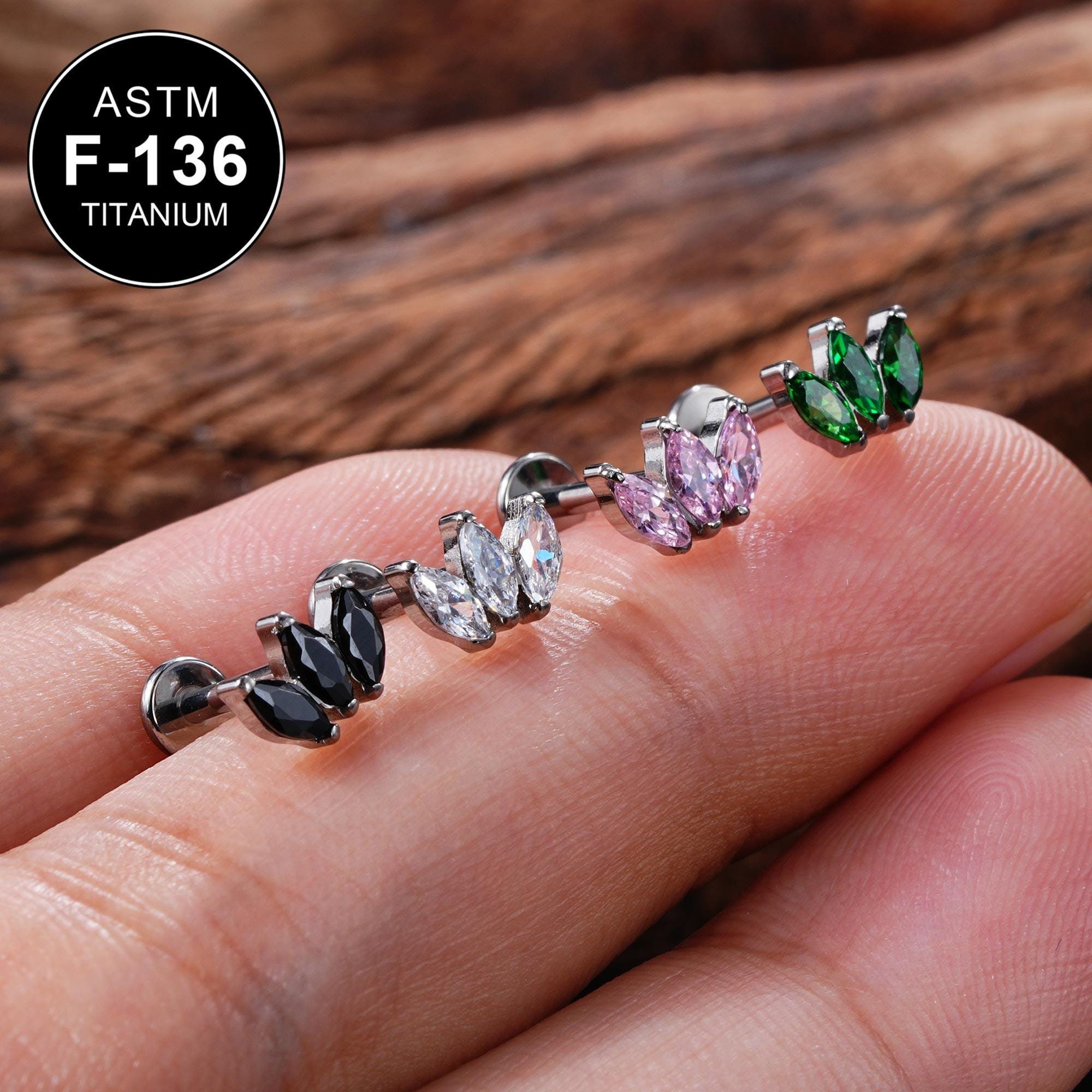 Piercing per cartilagine in titanio 16G con corona e zirconi cubici/piercing per labret/piercing per trago/orecchino piatto/piercing per elica/piercin