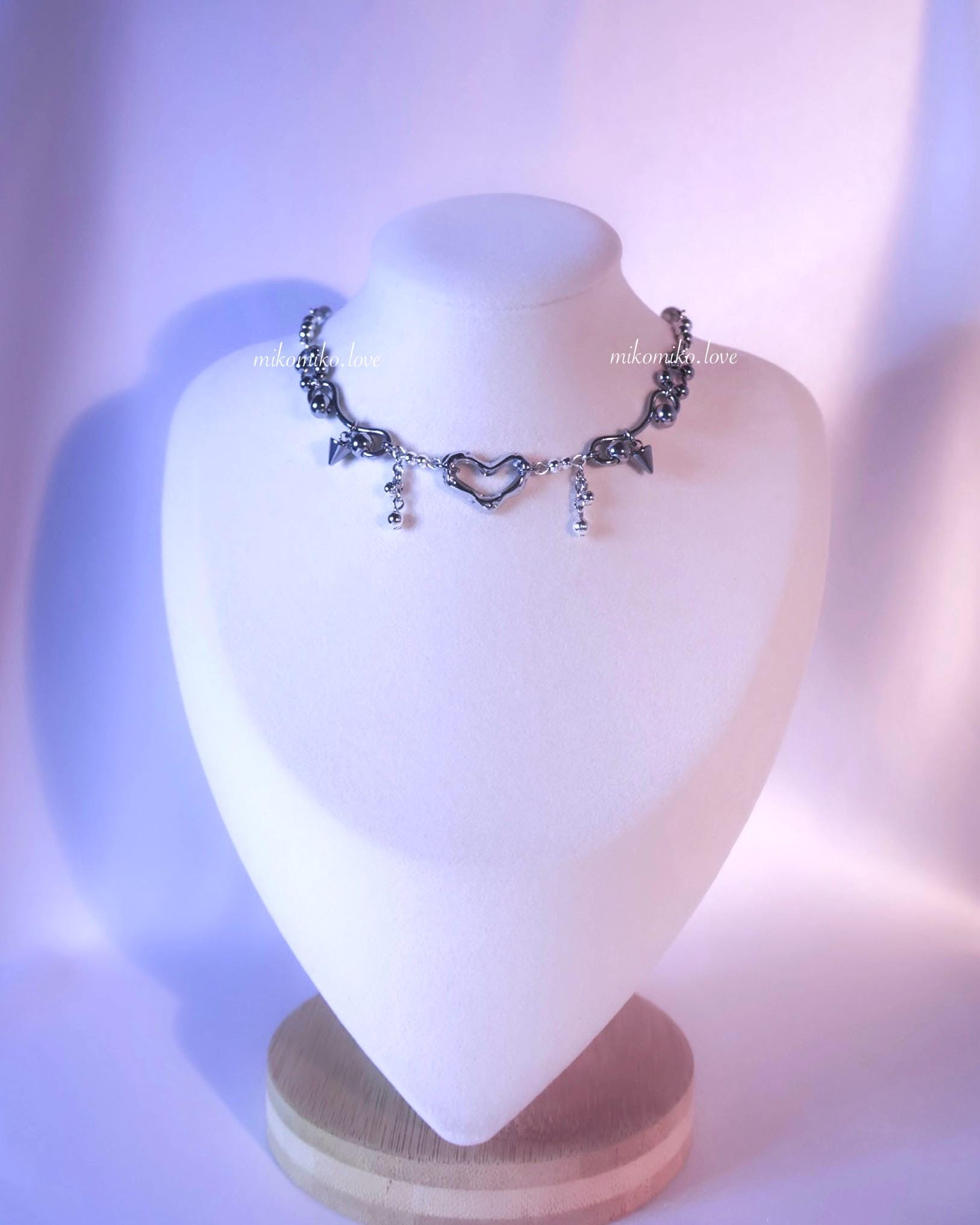 Collana girocollo con cuore delicato, collana Edgy Spike, cuore gotico, collana in acciaio inossidabile, gioielli in argento, gioielli Acubi, collana