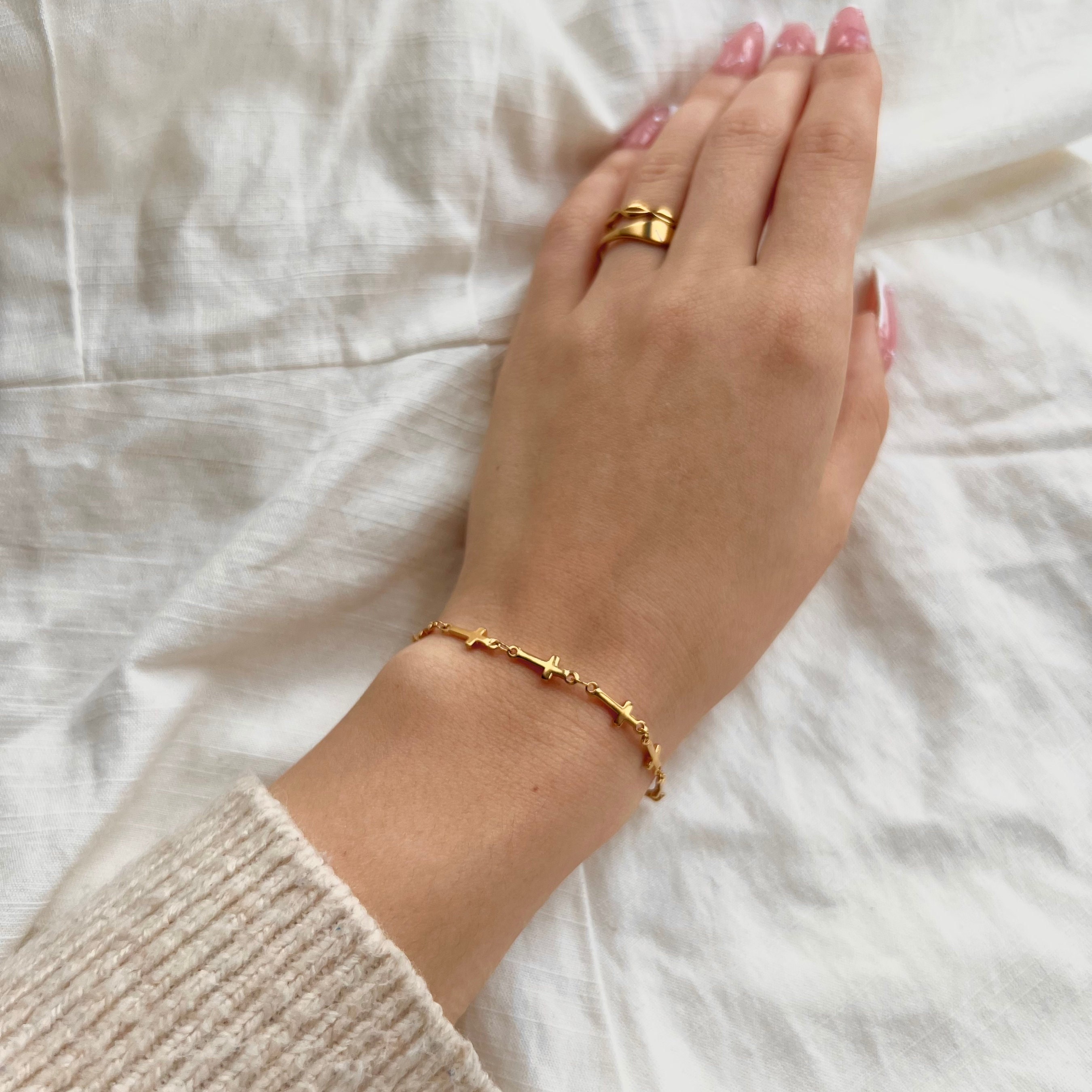 Bracciale croce d'oro 18k, braccialetto a catena incrociata, regalo per lei, braccialetto croce d'oro delicato, braccialetto a catena minimalista, reg