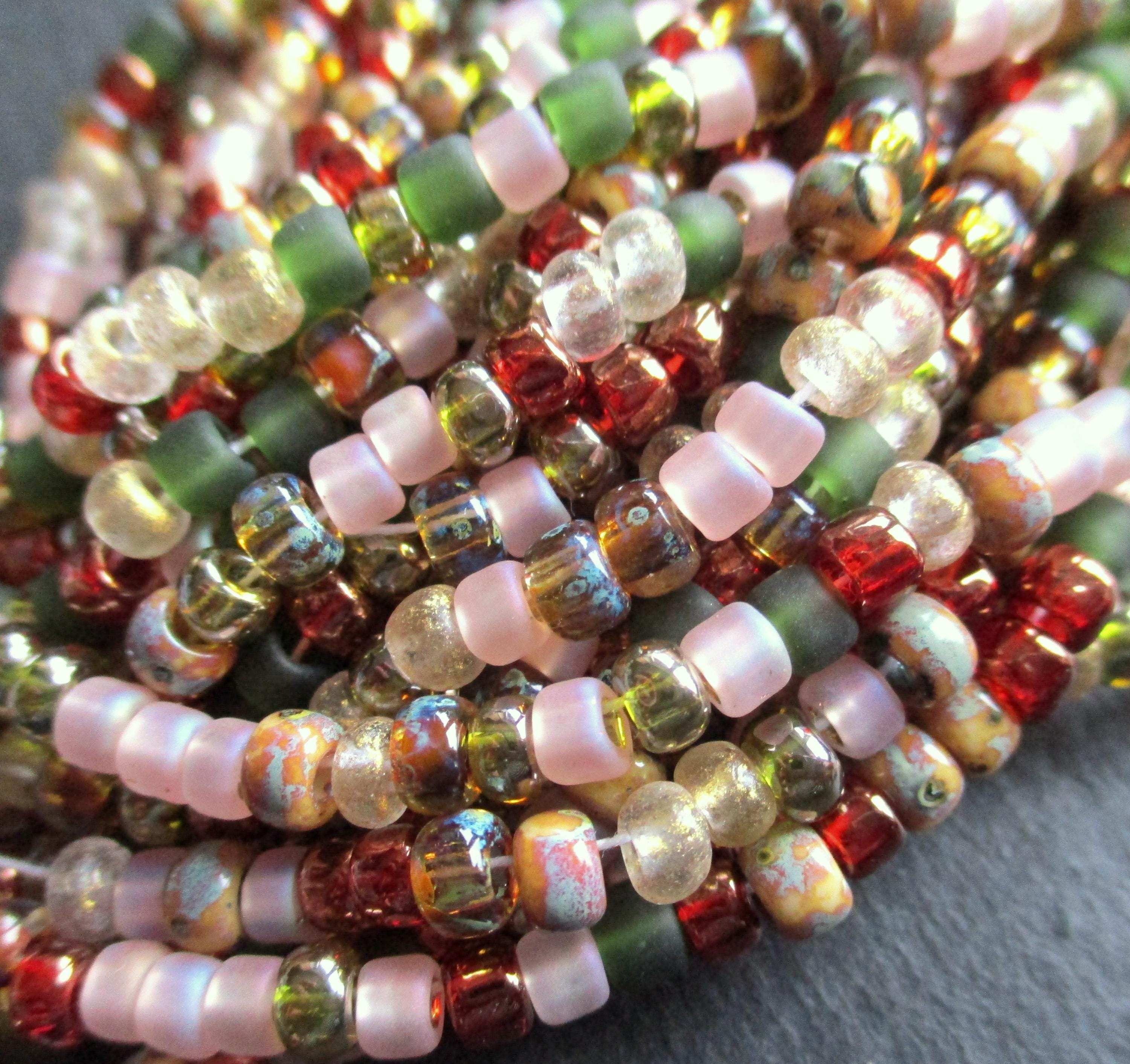 1 filo lungo 50 cm Rocailles 6/0 Toho e Miyuki Seed Beads Picasso Mix Toscana circa 175 + perline rosaline oliva tè verde zafferano incise