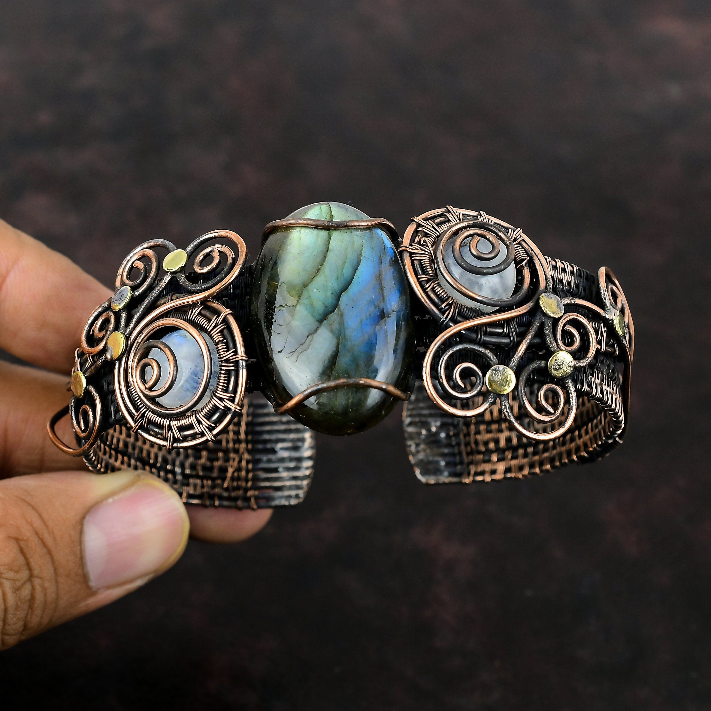 Bracciale rigido in labradorite, bracciale rigido avvolto in filo di rame, bracciale rigido in pietra di luna arcobaleno, bracciale rigido regolabile