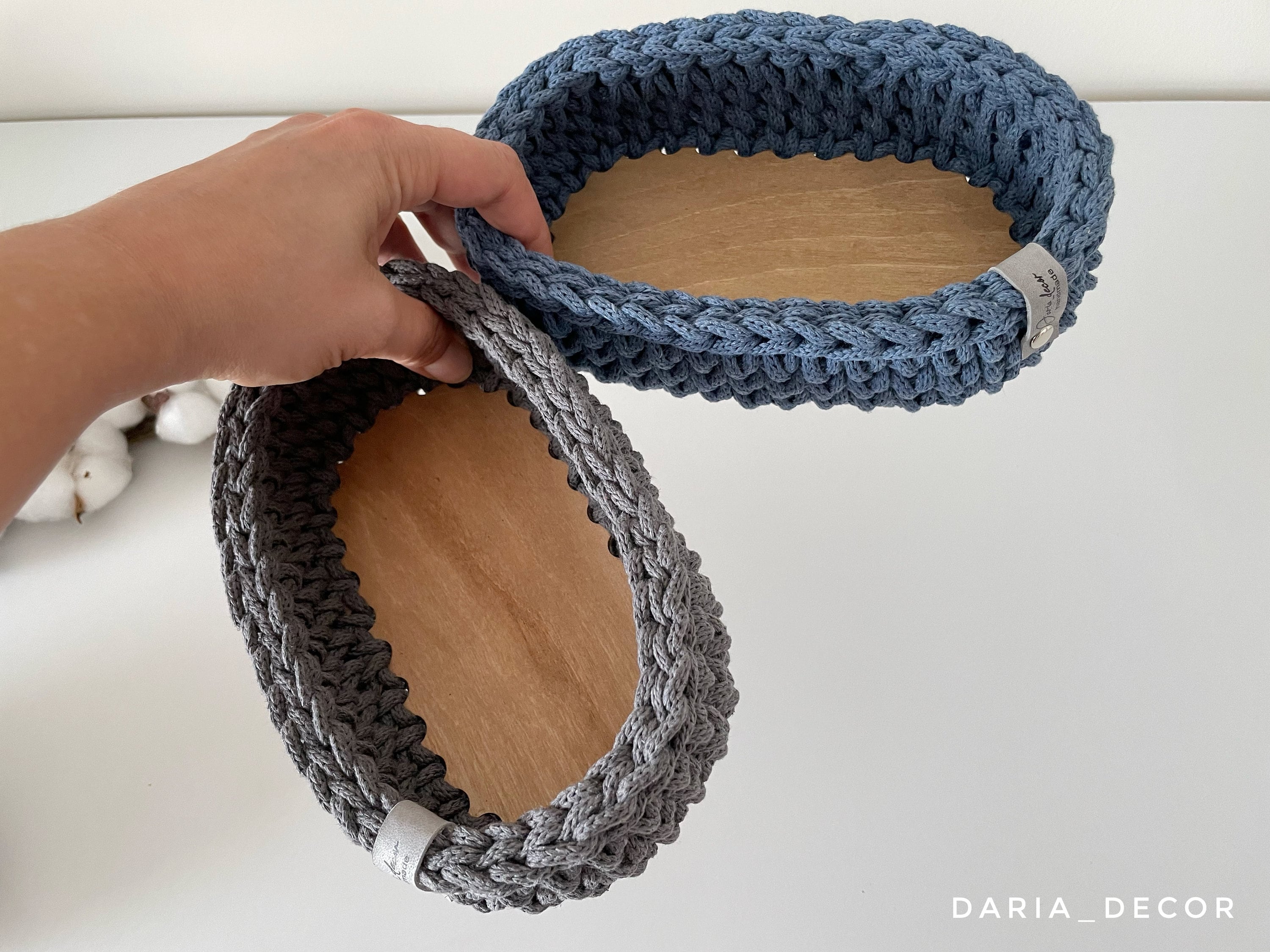 Vassoio piccolo in cotone, portatelecomando per TV, cestino portaoggetti da comodino all'uncinetto, organizer da scrivania