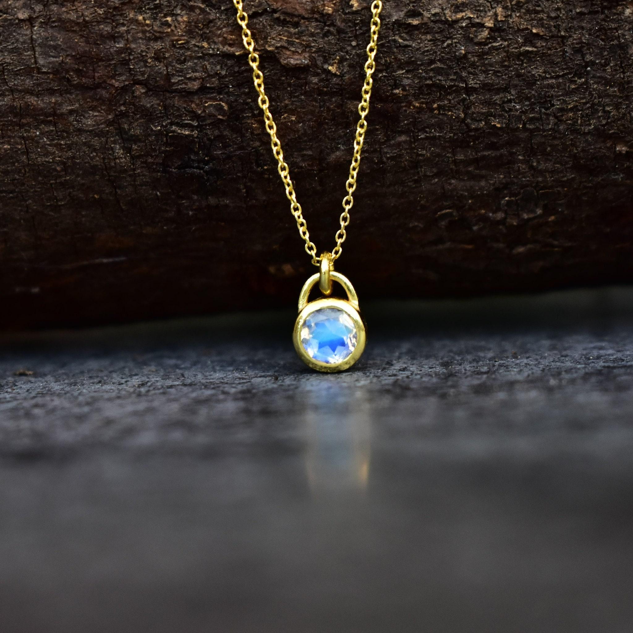 Collana con pietra di luna, collana con pietra di luna arcobaleno a taglio rotondo, collana delicata con pietra di luna, gioielli celestiali con pietr