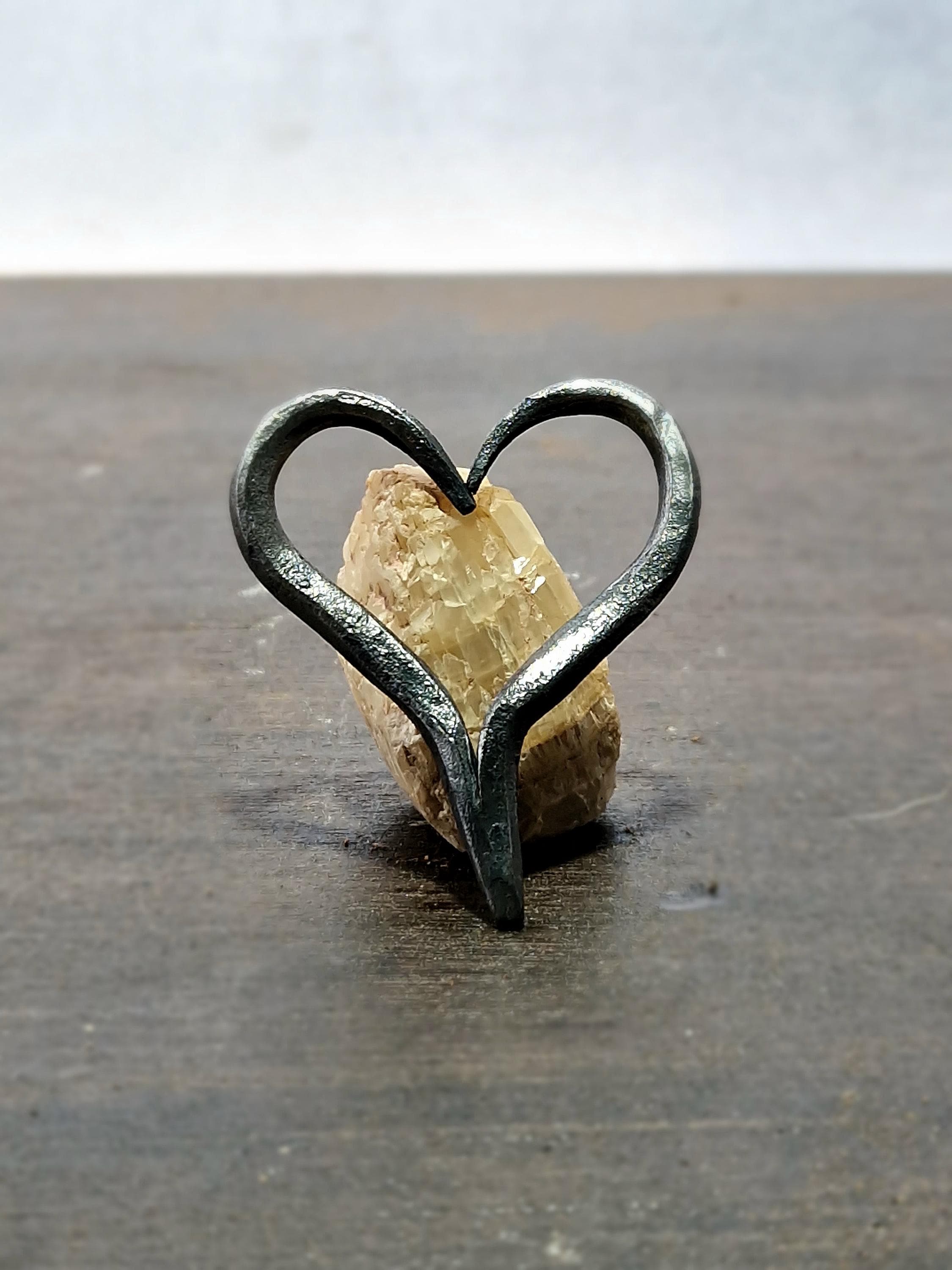 Ciondolo a forma di cuore forgiato a mano, gioiello fatto a mano per amico, ciondolo a forma di cuore per collana, catena in metallo, matrimonio, San