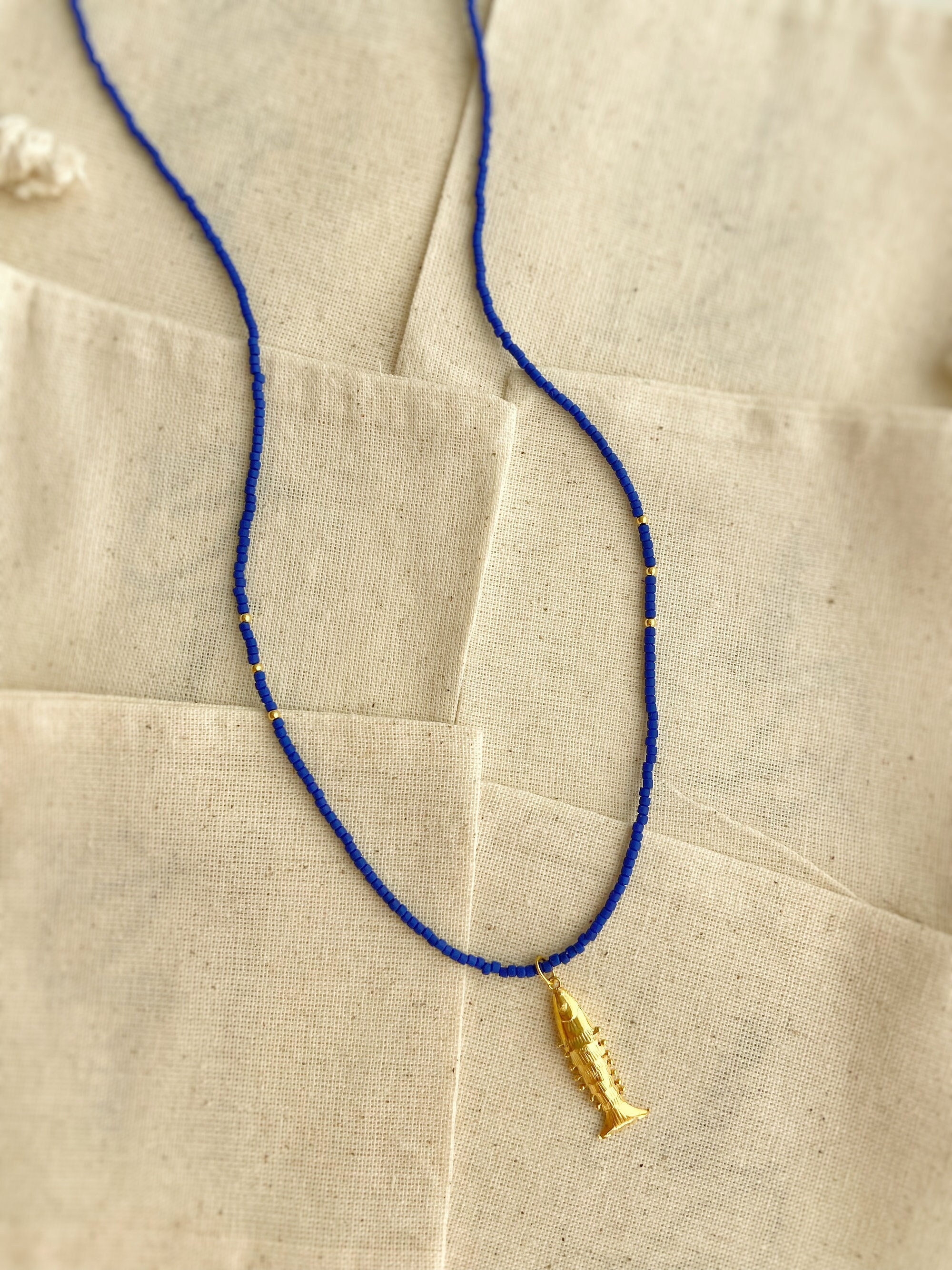 Collana con pesce in argento sterling 925, collana lunga boho, collana con pesce blu scuro, collana lunga con pesce, collana per amanti dei pesci, reg
