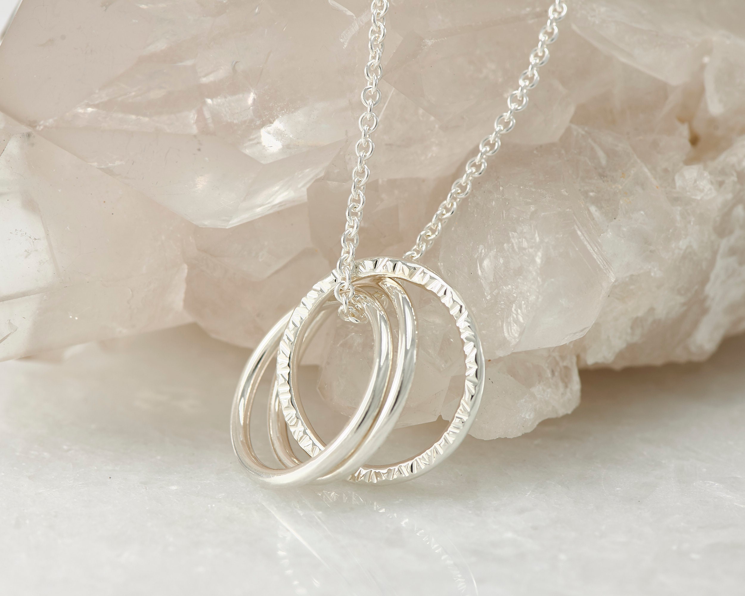 Collana con cerchio intrecciato in argento sterling - Ciondolo con nodo dell'unità - Collana infinito - Collana dell'eternità - Collana dell'unità in