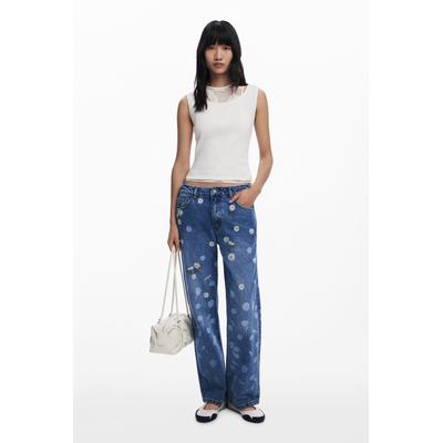 Straight jeans with daisies