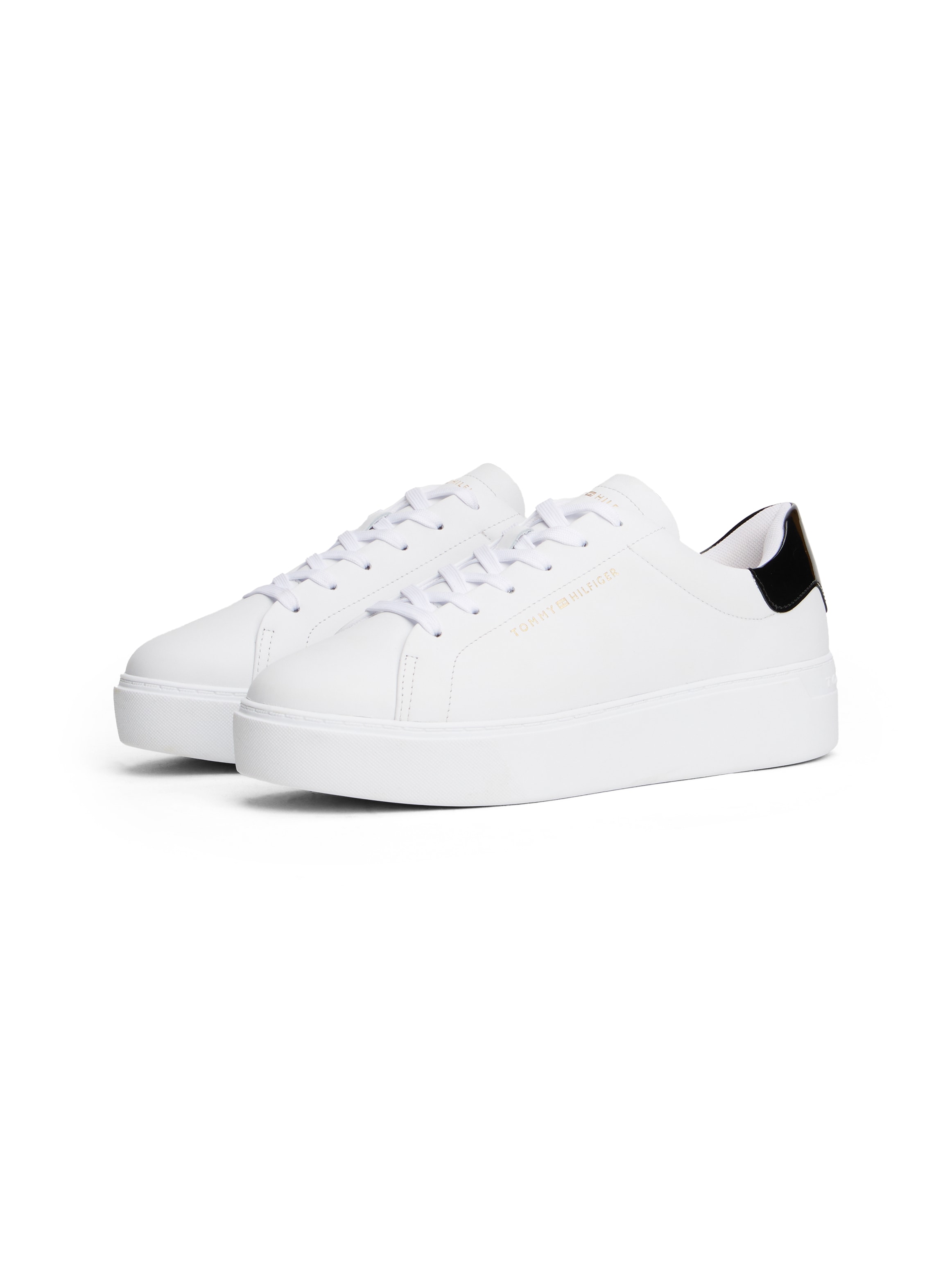 Plateausneaker TOMMY HILFIGER "CHIC PLATFORM CUPSOLE PATENT", Damen, Gr. 39, weiß, Glattleder, Schuhe Plateausneaker, Halbschuh, Schnürschuh mit glänzendem Kontrastbesatz an der Ferse