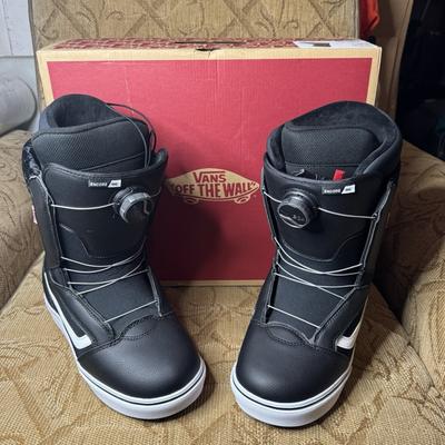 Vans Shoes | Vans Encore Og - 2024 Women's Snowboard Boots - Black / White Size 10 New | Color: Black | Size: 10