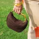 Pochette da donna di marca Manico in metallo Mini borsa a tracolla con catena intrecciata con cerniera Borsa squisita a mano in rattan Borse da spiaggia a mezzaluna