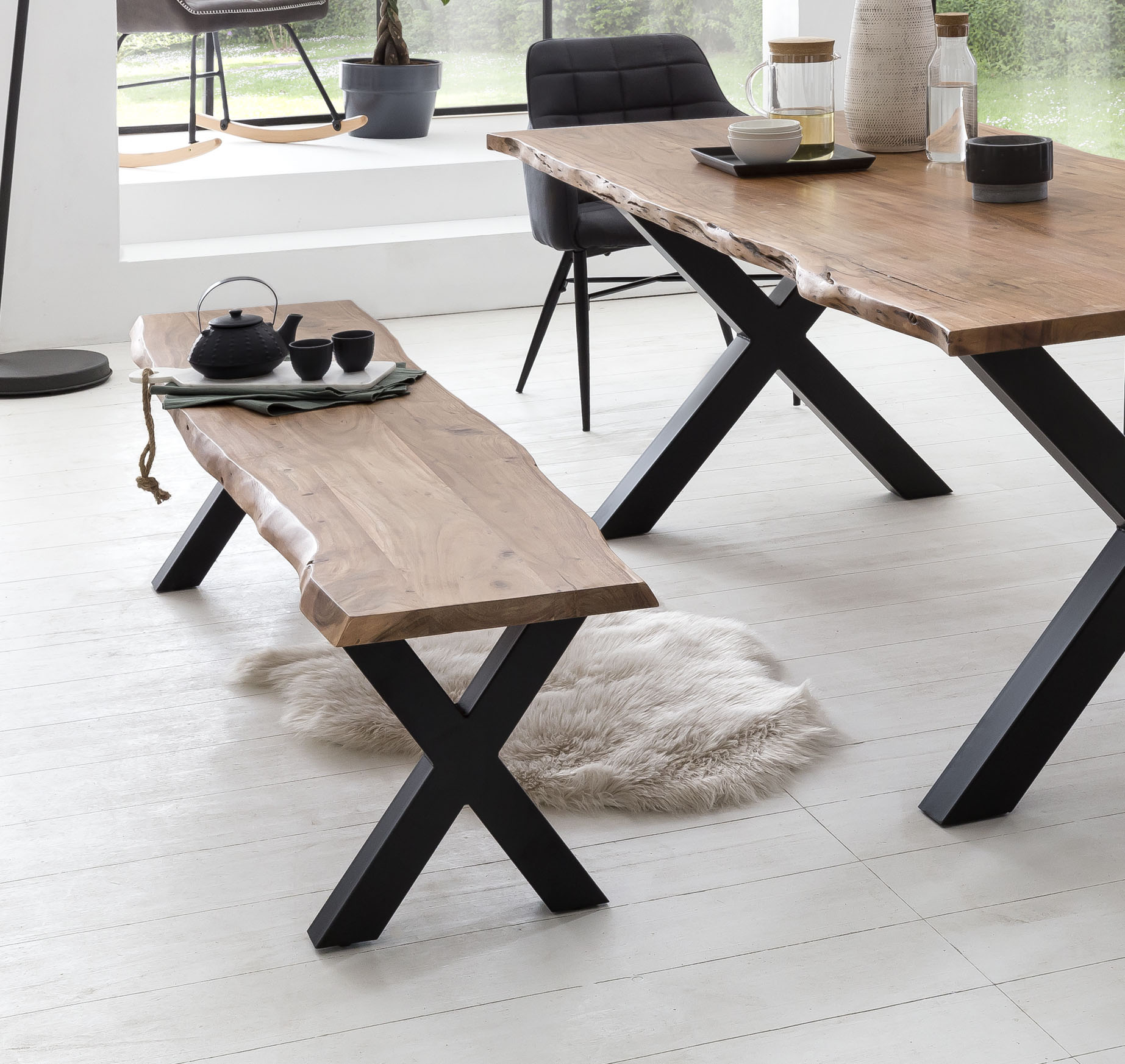 Sitzbank HOME AFFAIRE "Manhattan", beige (natur, schwarz), B:200cm H:45cm T:38cm, Sitzbänke, Essbank Holzbank, mit Baumkante