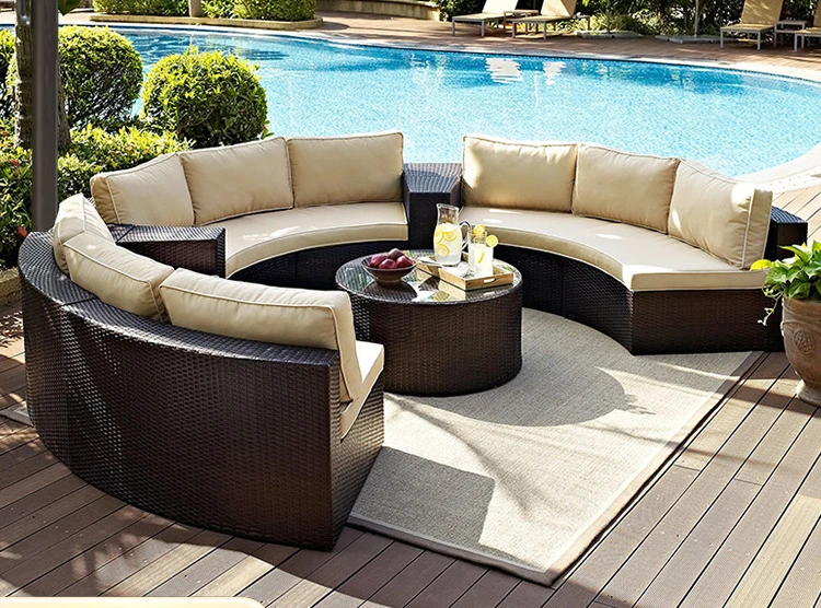 Outdoor-Sofa-Kombination, Außenhof, runder Garten, Designer-Bogen-Rattan-Sofa, Villa im Freien, Sonnenschutz, Wasser Image