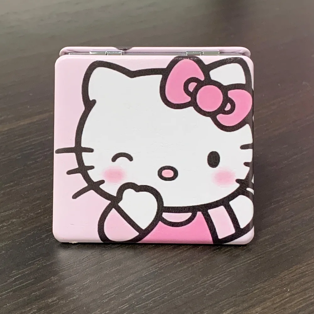 Hello Kitty Spiegel, tragbarer kleiner Spiegel, Hello Kitty Sanrio, tragbare Klappspiegel, doppelseitiges Muster, Make-up-Geschenk für Mädchen
