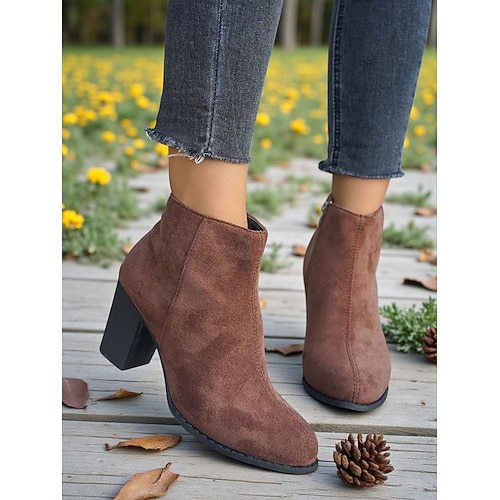 Braune Damenstiefeletten aus Wildlederimitat mit seitlichem Reißverschluss – lässige Blockabsatz-Kurzstiefel für Arbeit, Shopping und Alltagsoutfits Image