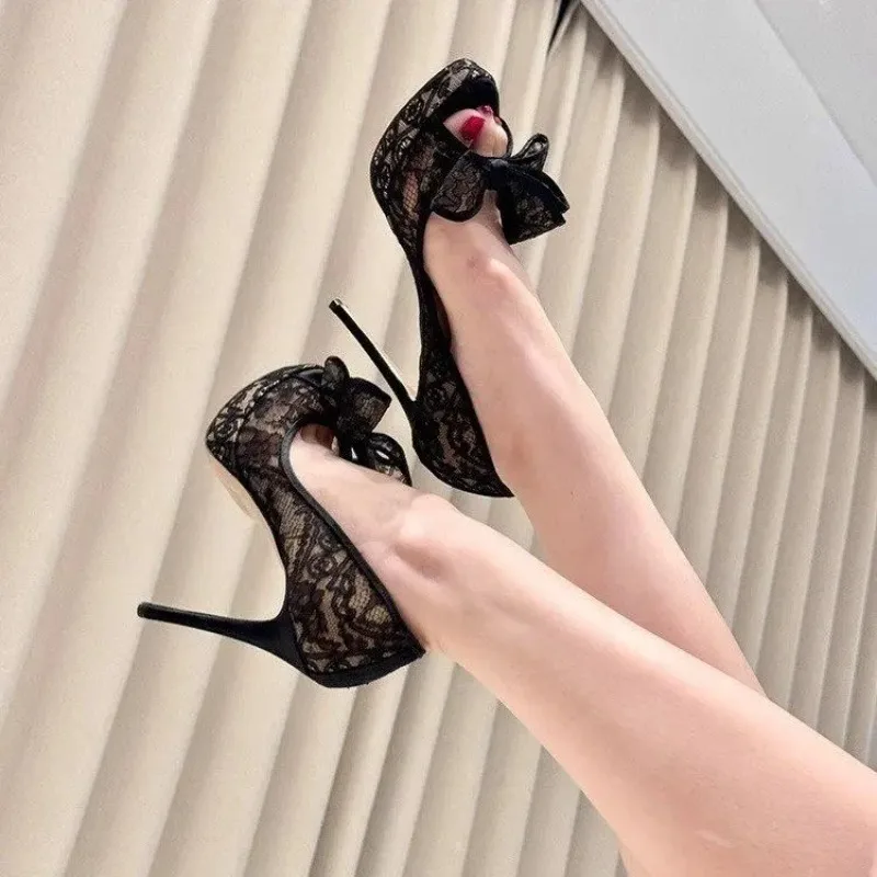 Frauen Sexy Runde Zehen Plattform Stiletto Absatz Slip auf Party Kleid Hochzeit Schuhe Schwarz Spitze Doppel Schleife Peep Toe High Heels Image