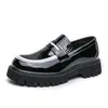 Bequeme lässige Herrenschuhe Frühling Sommer neuer Stil dicker Absatz Slip-On große modische All-Match-Lederschuhe