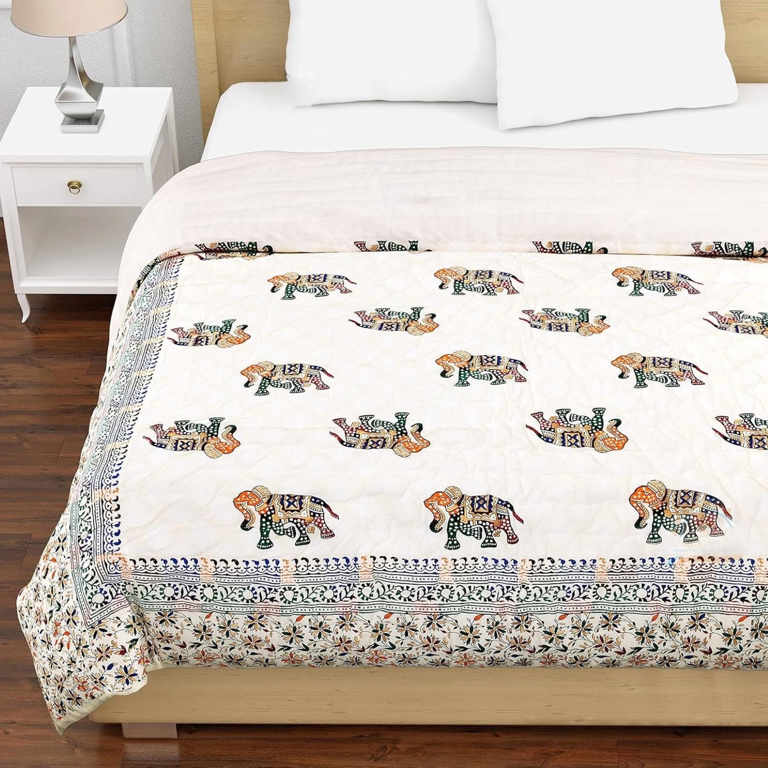 Trapunta in puro cotone stampata a mano con elegante motivo floreale ed elefante, trapunta indiana con stampa a mano, trapunta Jaipuri, trapunte con e