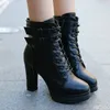 Neue Frühling Sommer Modische vielseitige Frauen Schuhe Retro minimalistische Stickerei Elegante Runde Kopf Spitze Kurze Stiefel Frauen Stiefel