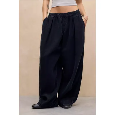 BDG Bobbi Baggy Corduroy Cocoon Pants - Black M at Urban Outfitters
