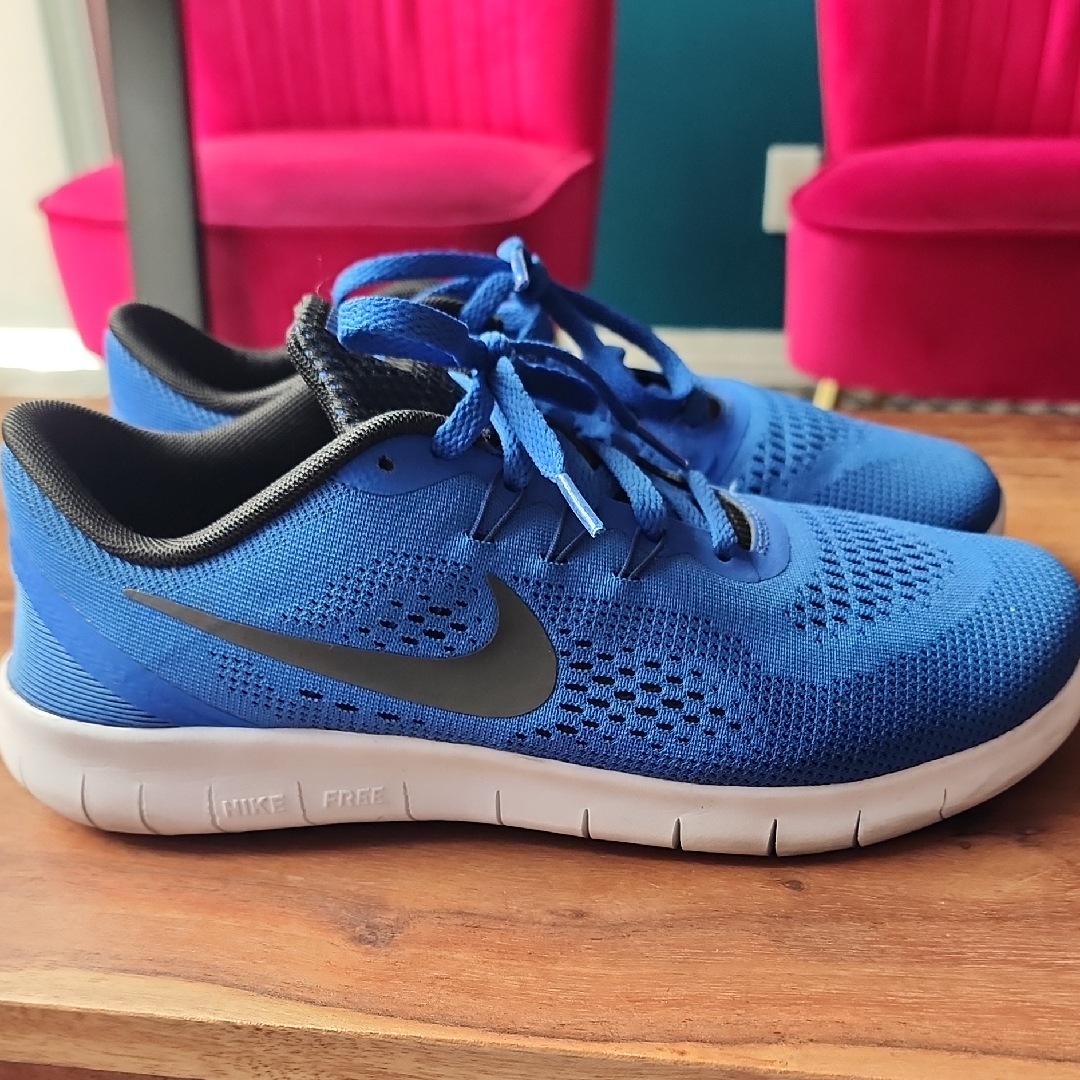 Nike Shoes | Black And Blue Nike Free Runs Sneakers | Color: Black/Blue | Size: Women's 8/ Big Kids 6.5