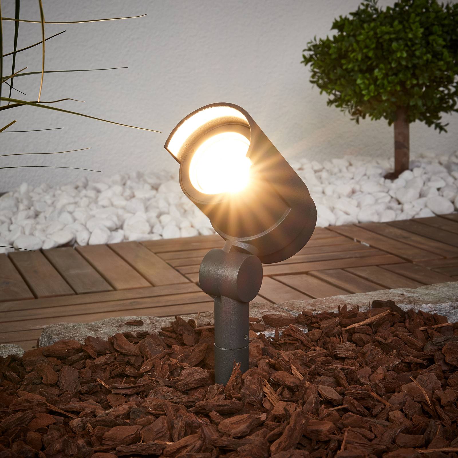 Lucande LED ground spike light Beatrix, anthracite, aluminium, 45.7cm Beatrix, Black, Aluminium, Modern, Ceiling Light Outdoor
