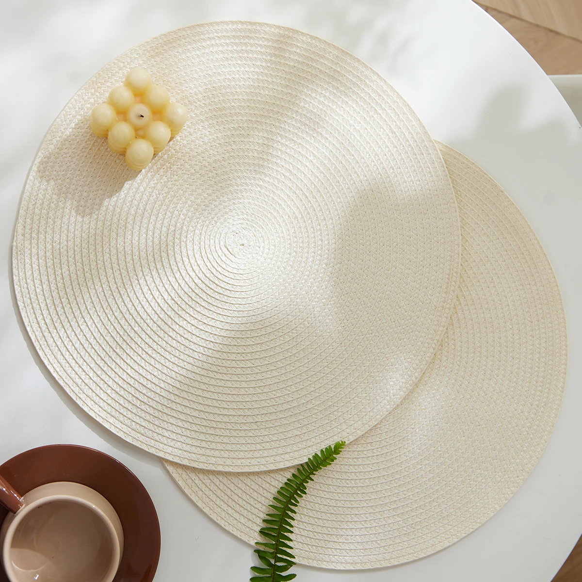 Rundes geflochtenes Set mit 6 waschbaren runden Tischsets für Weihnachtsküche, Hochzeit, Esstisch, 38 cm, gewebte, hitzebeständige Tischsets Image