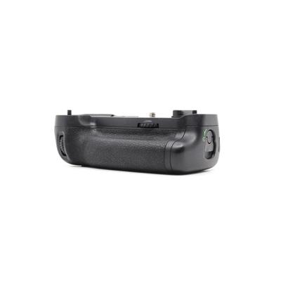 Used Nikon Mb-D16 Battery Grip