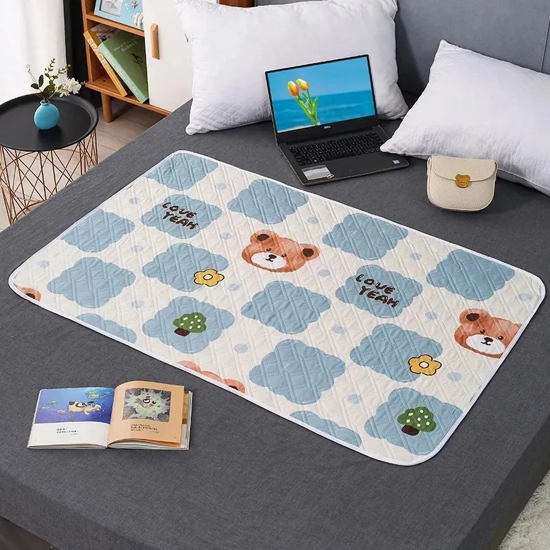 Neugeborenen Cartoon Urin Pad Tragbare Nette Doppelseitige Bett Matte Wasserdichte Waschbar Windel Ändern Pad Kinder Windel Produkte Image