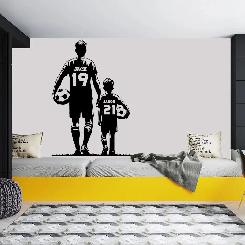 Nome e numero personalizzati, padre con figlio Adesivo da parete per calcio Giocatore di calcio Decalcomanie Decorazioni per la casa Camera dei bambini Camera da letto dei ragazzi Z636